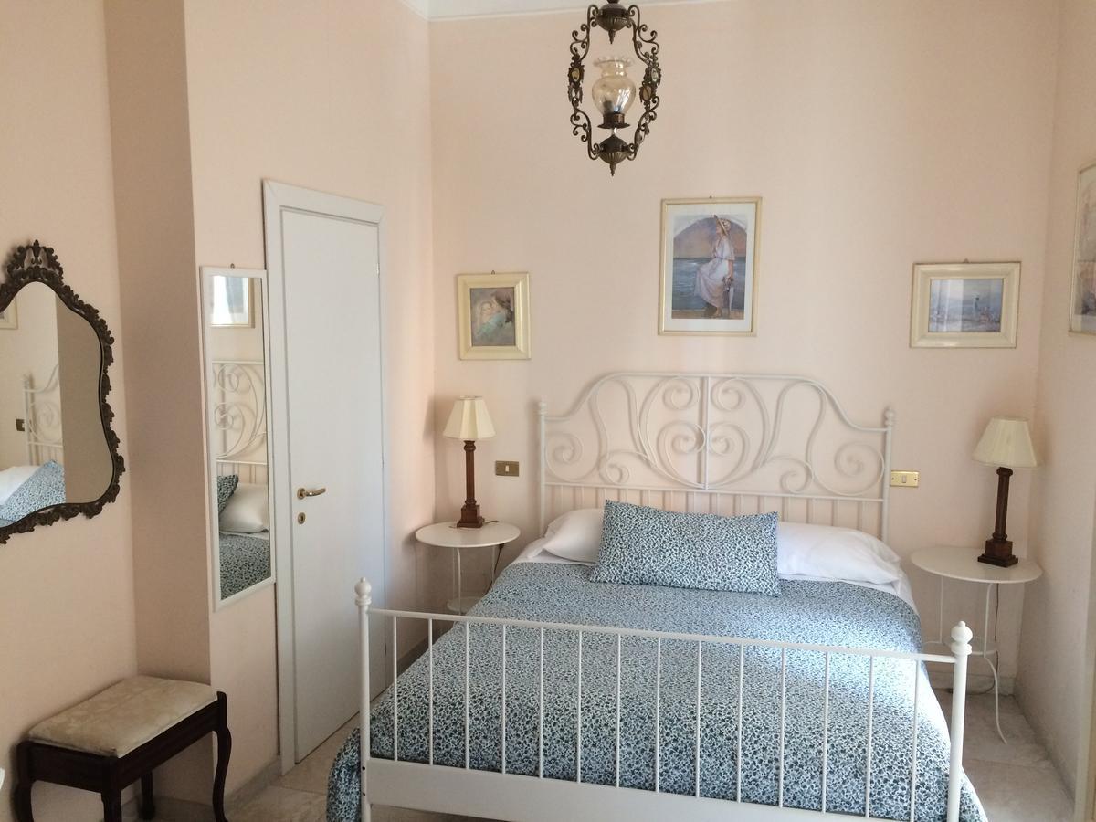 Borgo Antico Santa Lucia Bed & Breakfast โปเตนซา ภายนอก รูปภาพ